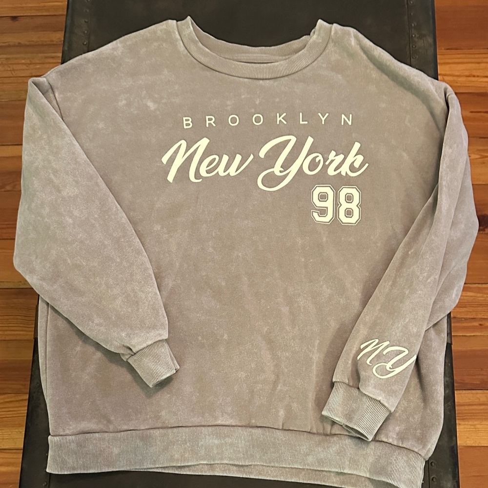 Brooklyn New York 98 Women's Gray Sweatshirt